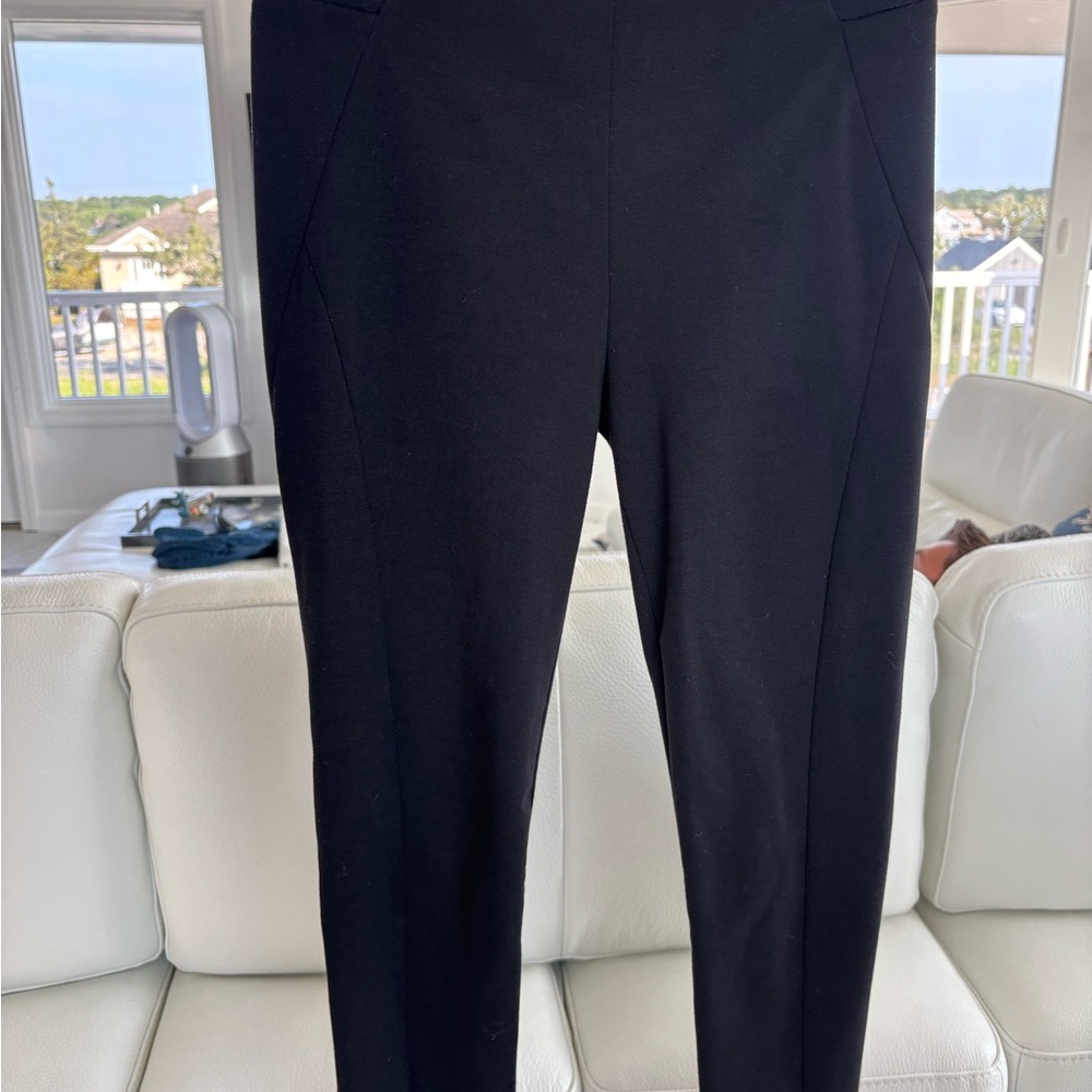 T. Tahari Black Legging Pants